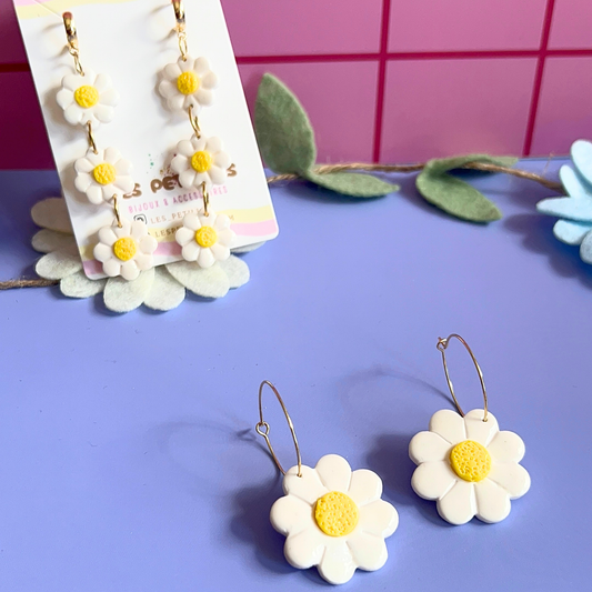 Les boucles d’oreilles Daisy
