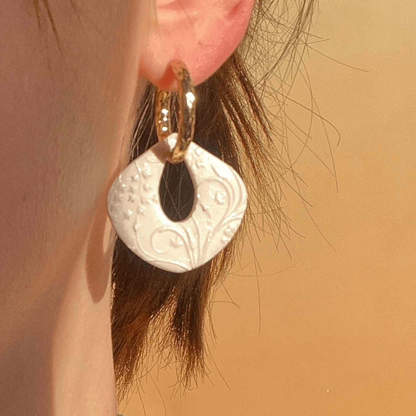 Les boucles d’oreilles Jasmine