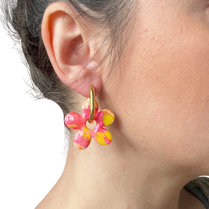 Les boucles d’oreilles flower pop