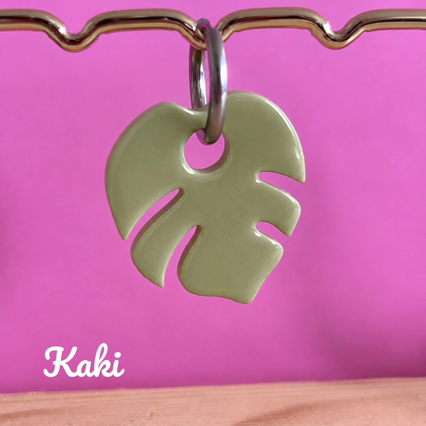 Les boucles d’oreilles Monstera Boom