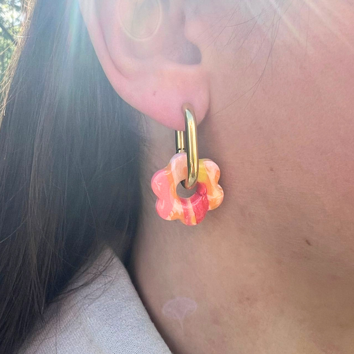 Les boucles d’oreilles flower pop