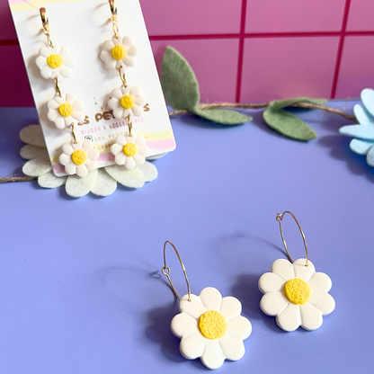 Les boucles d’oreilles Daisy