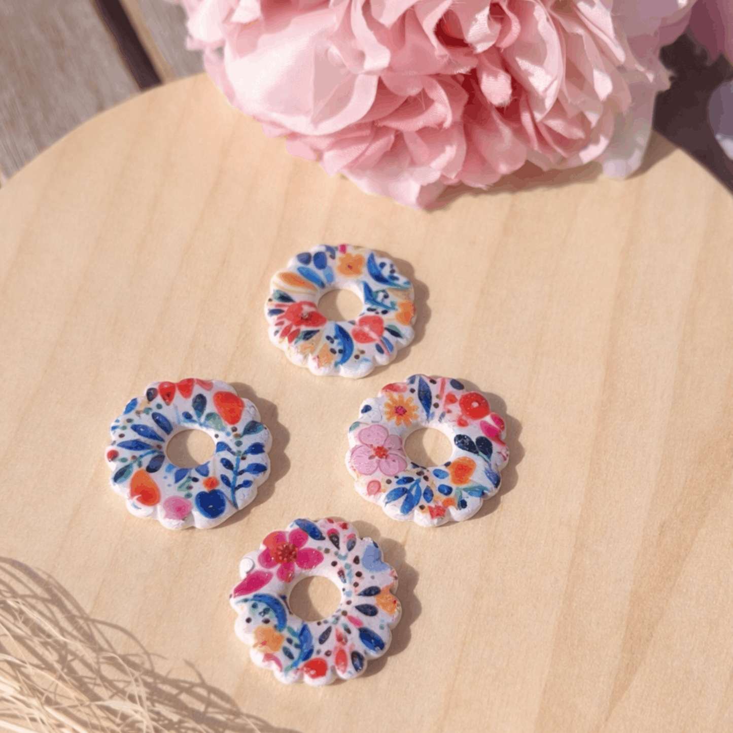 Les boucles d’oreilles Rosalie
