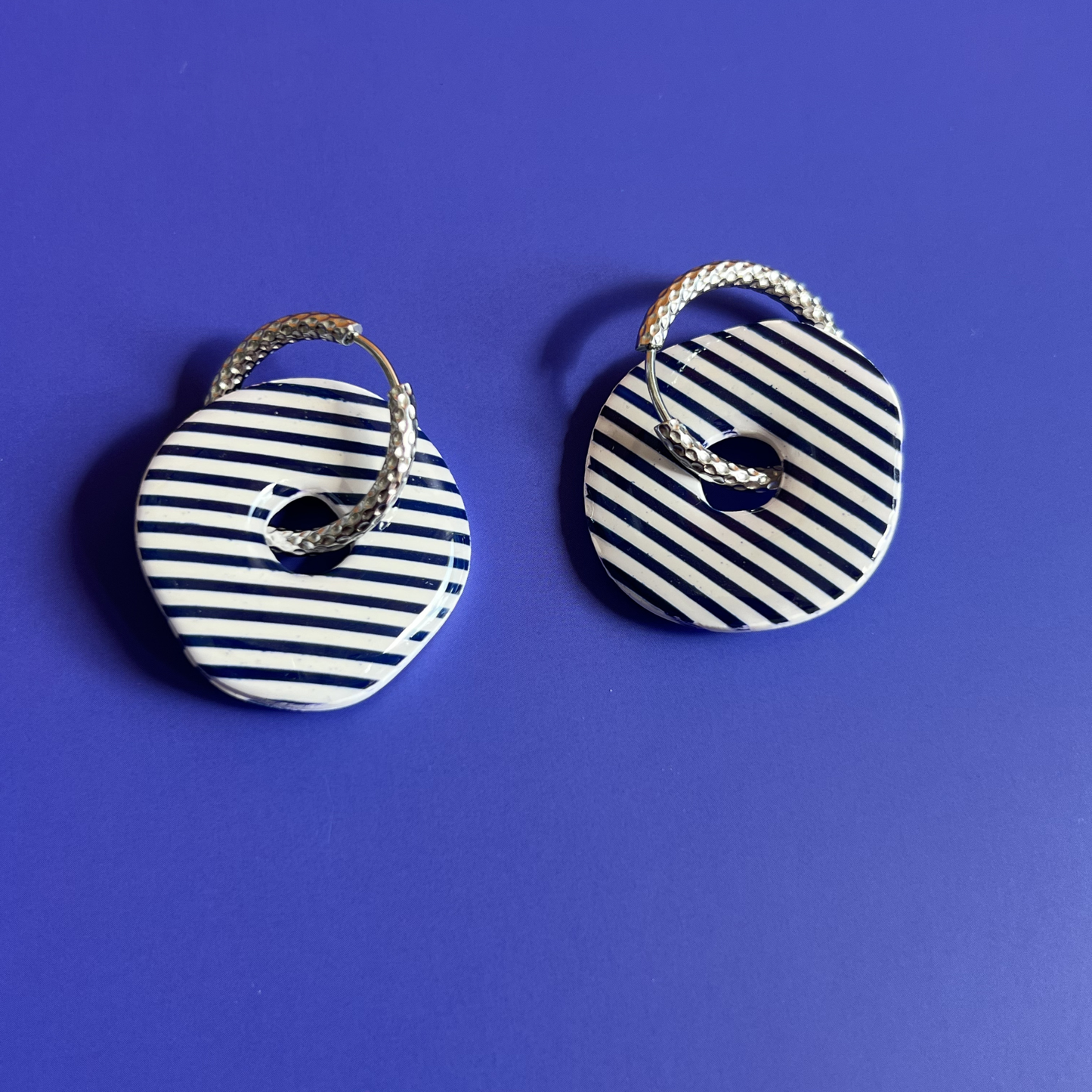 Les boucles d’oreilles marinières