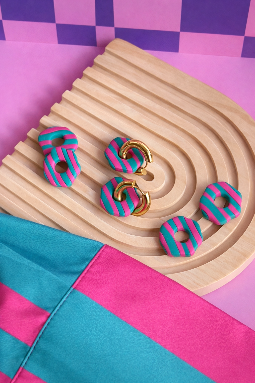Les boucles d’oreilles Wavy