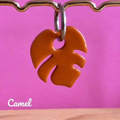 Les boucles d’oreilles Monstera Boom