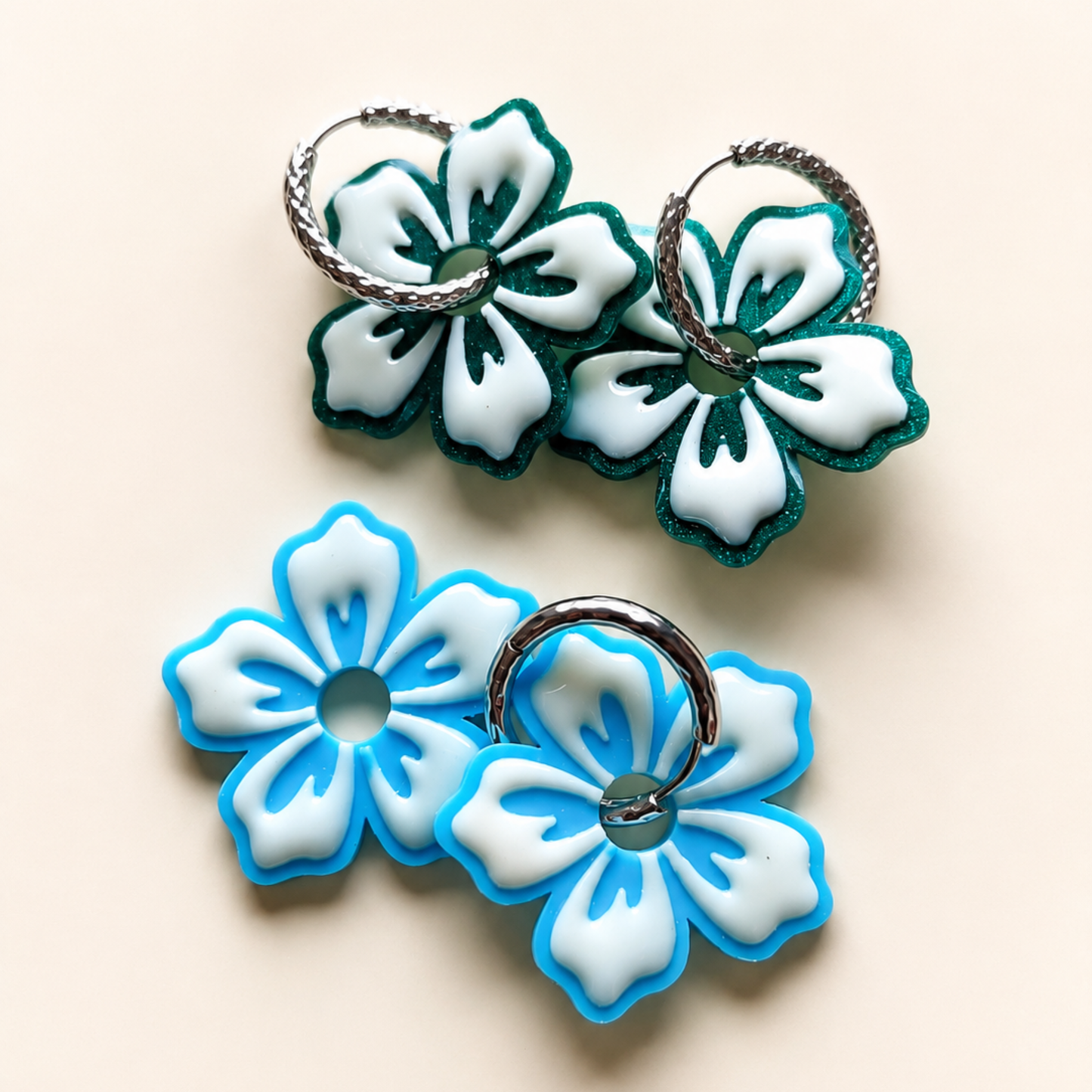 Les boucles d'oreilles Hanaé