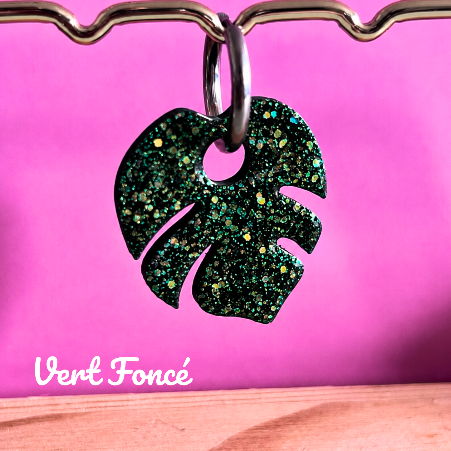 Les boucles d’oreilles Monstera Boom